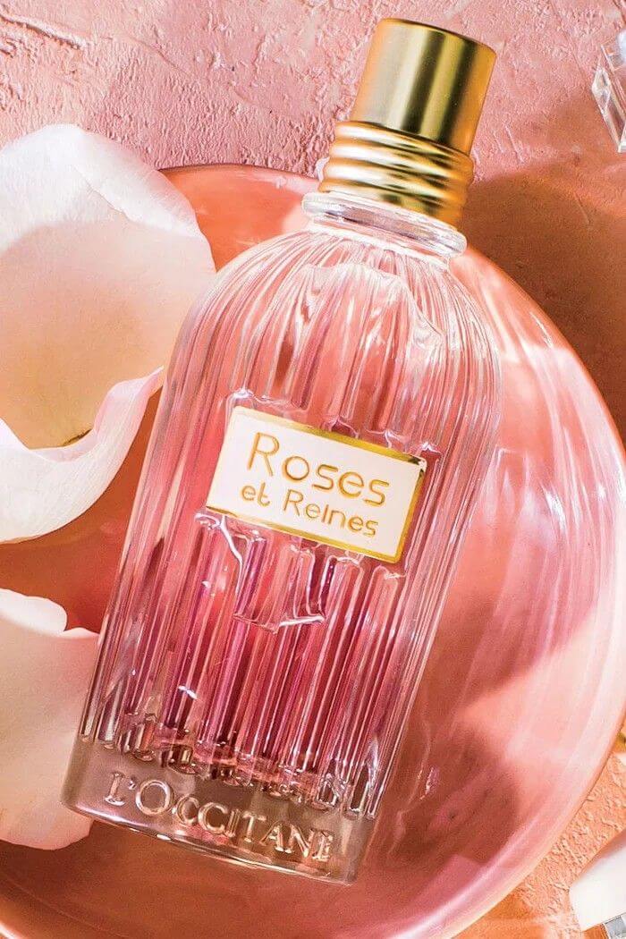 L'occitane Roses et Reines Eau De Toilette 7.5 ml น้ำหอมกลิ่นกุหลาบ ที่ให้ความรู้สึกเหมือนหญิงสาวผู้อ่อนโยน หรูหรา และทันสมัย แนวกรีนฟรุตตี้ 