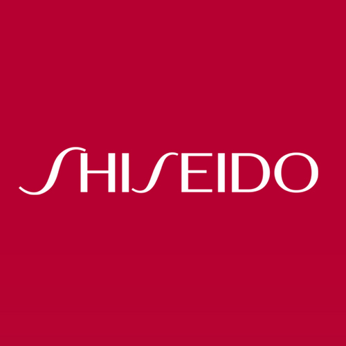  Shiseido เป็นแบรนด์เครื่องสำอางชั้นนำในประเทศญี่ปุ่น กำเนิดขึ้นเป็นครั้งแรกในปี 1872 โดย อาริโนบุ ฟูกูฮาร่า อดีตเภสัชกรของกองทัพญี่ปุ่น จากการตอบรับอย่างดีของลูกค้า ทำให้ในปี 1923 Shiseido ได้ขยายสาขาทั่วในประเทศประมาณ 25,000 แห่ง  ปี 1957 Shiseido ได้ไปตั้งบริษัทในประเทศไต้หวัน เพื่อเป็นศูนย์กลางส่งออกสินค้า ไปยังสิงคโปร์และฮ่องกง ปี 1962 ส่งออกไปยังฮาวาย ปี 1965 เปิดสาขาในอเมริกา ปี 1968 เปิดสาขาฝั่งยุโรปในอิตาลี ปี 1971 เปิดในนิวซีแลนด์ สำหรับแบรนด์ Shiseido เข้ามาในไทยประมาณปี 1971 โดยบริษัทชิเซโด้ (ไทยแลนด์) จำกัด ซึ่งเป็นการร่วมทุนระหว่างคุณสุรัตน์ โอสถานุเคราะห์ และ Shiseido (Japan) โดยเริ่มแรกเป็นการนำเอาผลิตภัณฑ์ Shiseido ไปออกร้านงานกาชาด และห้างสรรพสินค้าไทยไดมารู ปัจจุบัน Shiseido (Thailand) Co., Ltd เป็นตัวแทนนำเข้า และจำหน่ายสินค้า "Shiseido" และยังเป็นตัวแทนจำหน่ายให้กับแบรนด์ชั้นนำอื่นๆ ได้แก่ Cle' De Peau Beaute', Ipsa, Issey Miyake, Jean Paul Gaultier, Ettusais