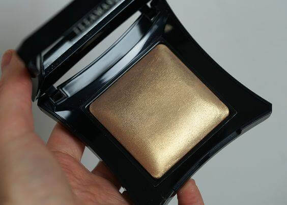 ILLAMASQUA,ILLAMASQUA Beyond Powder,Beyond Powder Dynasty,ไฮไลท์โทนสีทอง,ไฮไลท์,ไฮไลท์แป้ง,ไฮไลท์ยี่ห้ออะไรดี,ไฮไลท์ อิลามาสก้า