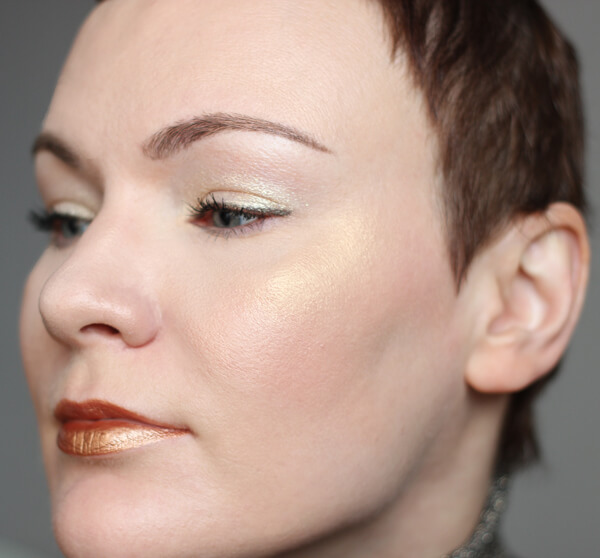 ILLAMASQUA,ILLAMASQUA Beyond Powder,Beyond Powder Dynasty,ไฮไลท์โทนสีทอง,ไฮไลท์,ไฮไลท์แป้ง,ไฮไลท์ยี่ห้ออะไรดี,ไฮไลท์ อิลามาสก้า