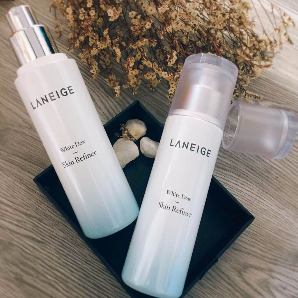 Laneige WHITE DEW Skin Refiner 120 ml.  หยดประกายสว่างใสใส่จุดด่างดำ ลดเลือนผิวหมองคล้ำ ให้เจิดจรัสดุจน้ำค้างด้วยกลุ่มผลิตภัณฑ์ LANEIGE White Dew!
