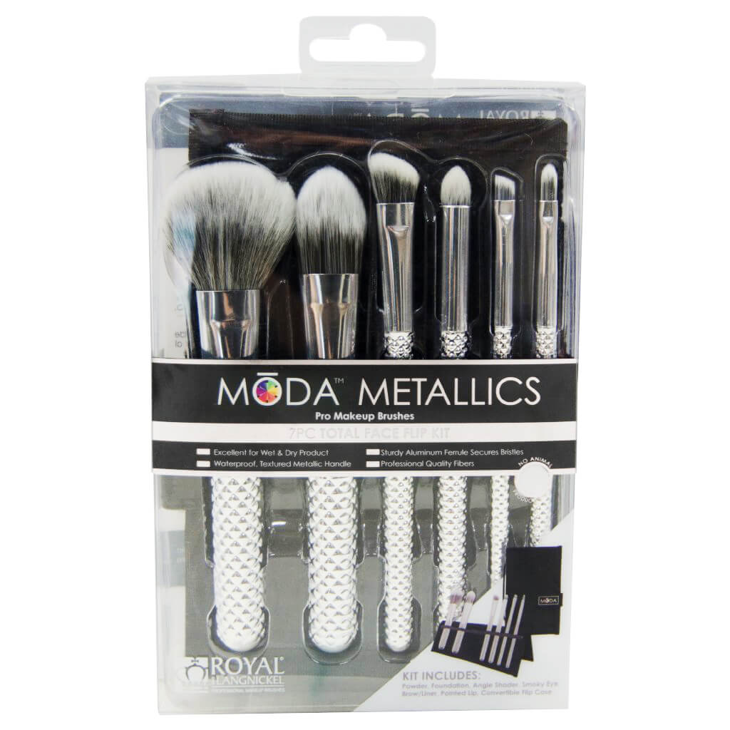 MODA Makeup Brushes Metallics Silver Total Face Kit 6 pcs.  แปรงคอปเปอร์กระเป๋าแปรงหนังแก้วสีดำ ชิคแกลมสุดค่ะ แปรงรุ่นนี้เหล่าบล็อกเกอร์ฝั่งแคลิฟอร์เนียเทใจให้มากที่สุด