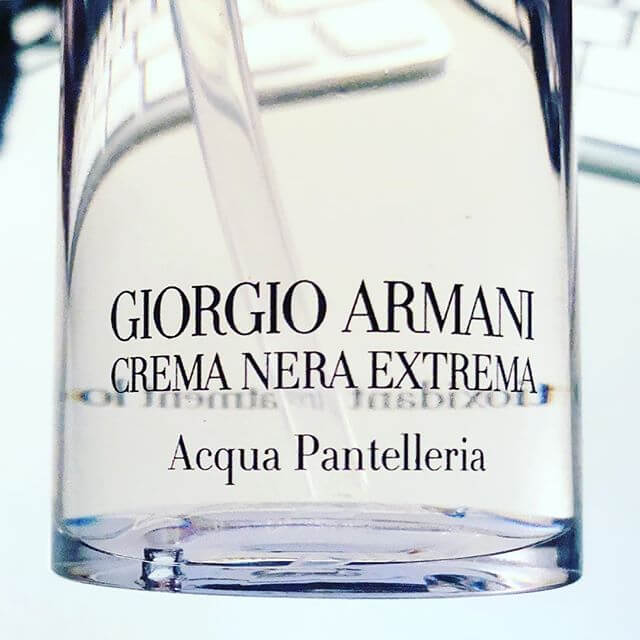 GIORGIO ARMANI Crema Nera Extrema Acqua Pantelleria Potent Treatment Lotion 30 ml.  เนื้อโลชั่นใส บางเบา ซึมซาบลงผิวได้ดี  ให้ผิวรู้สึกถึงความนุ่มและยืดหยุ่นไร้ริ้วรอย