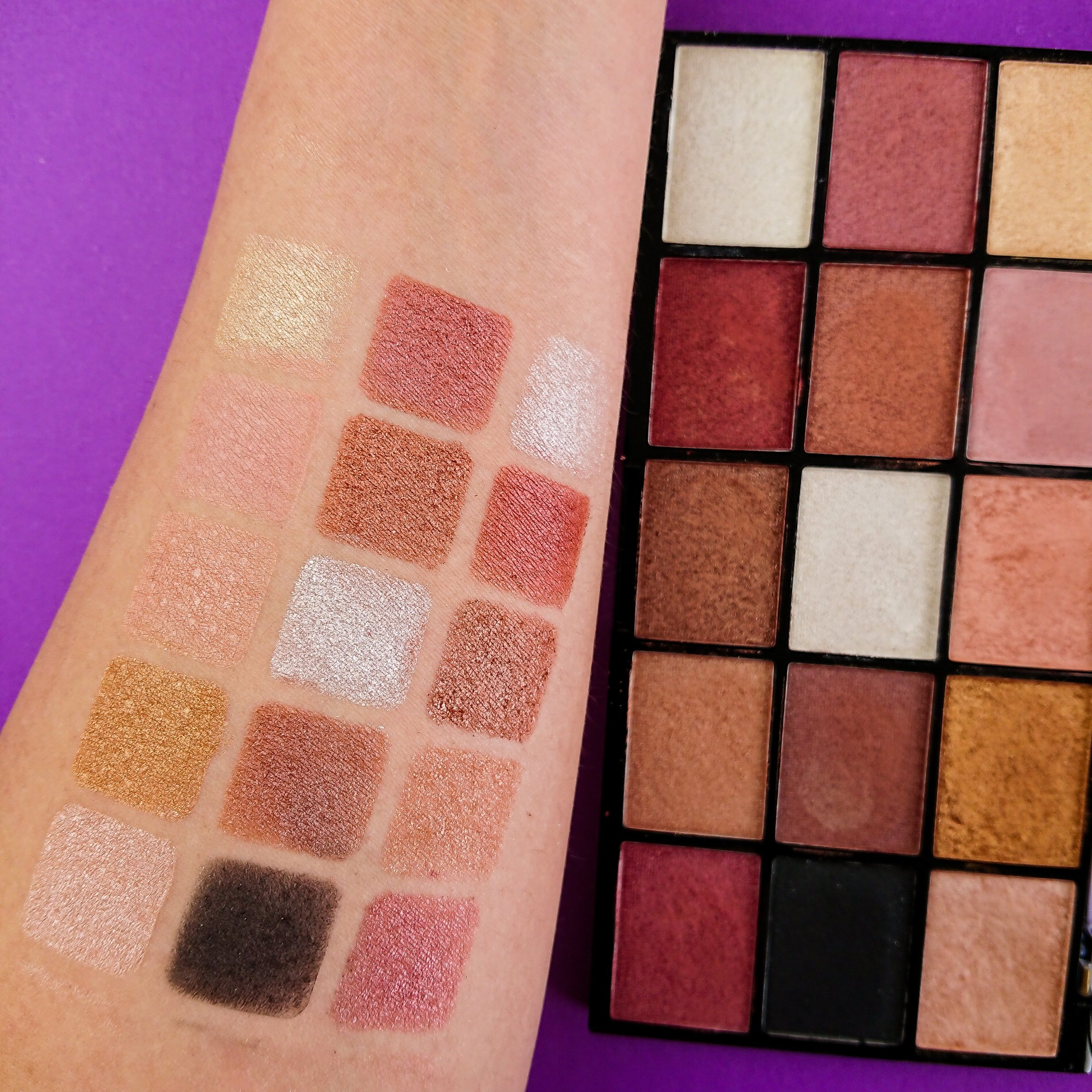 палетка теней makeup revolution reloaded iconic fever. палетка revolution re loaded. палетка revolution re loaded. палетка теней re-loaded palette affection "revolution". палетка теней революшен.