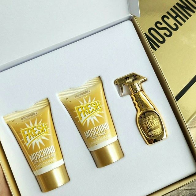 MOSCHINO Gold Fresh Couture Gift Set 3ชิ้น/set กลิ่นที่โดดเด่น หอมหรูในแบบที่เข้าถึงได้ง่ายแต่ไม่ซ้ำใคร เป็นกลิ่นที่หลากมิติ ให้ความรู้สึกสดชื่นมีชีวิตชีวา
