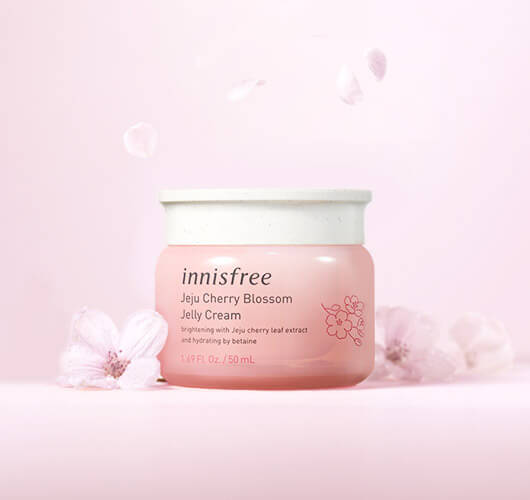 Innisfree Jeju Cherry Blossom Jelly Cream 5 ml ครีมเจลใส ให้ความชุ่มชื้นแก่ผิวแห้งและหมองคล้ำเพื่อให้ผิวดูชุ่มชื้นและมีชีวิตชีวา