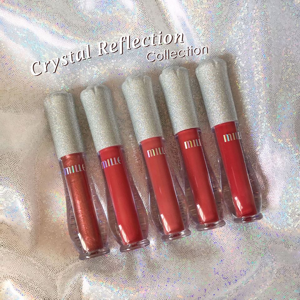 Mille, Mille รีวิว, Mille ราคา, Mille Crystal Reflection Satin Glaze Lip, Mille Crystal Reflection Satin Glaze Lip รีวิว, Mille Crystal Reflection Satin Glaze Lip ราคา, Crystal Reflection Satin Glaze Lip, Mille Crystal Reflection Satin Glaze Lip 1.7ml, Mille Crystal Reflection Satin Glaze Lip #01 Glossy Bomb, ลิปแมตต์, ลิปกลอส, ลิปสติก, ลิป