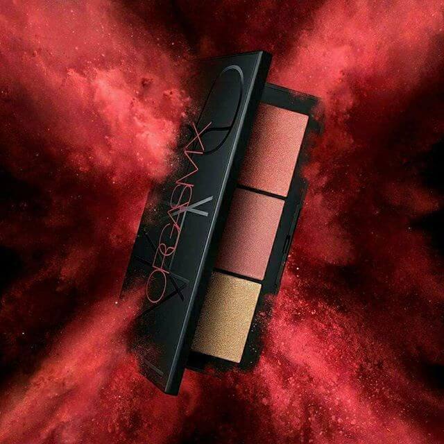 ์Nars Orgasm x Cheek Palette 3.3 g x 3 พาเลตบลัชออนและไฮไลท์ รวมบลัชสีขายดีอย่าง Orgasm ,Orgasm x  มอบพวงแก้มอันร้อนแรง เงางามเปล่งประกาย