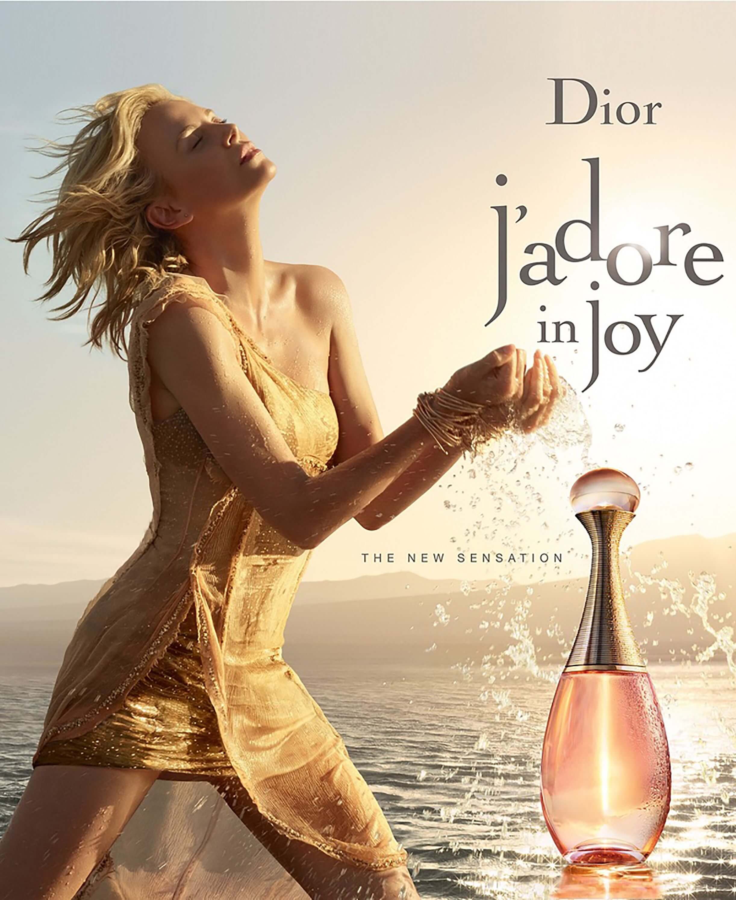 Dior Jadore In Joy EDT J'adore In Joy กลิ่นแห่งความสุขสนุกสนานที่จะทำให้คุณกระโดดโลดเต้นอยู่ในห้วงแห่งความสุขที่เต็มเปี่ยมไปด้วยความรักที่เต็มหัวใจ! ฟรองซัวส์ เดอมาชี ผู้สร้างสรรค์น้ำหอมให้กับ Dior ได้สร้างสรรค์ผลงานชิ้นนี้ออกมาได้อย่างแยบยลและคมคาย ในขณะเดียวกันก็มีความคลาสสิคและน่าตื่นตาตื่นใจ… 