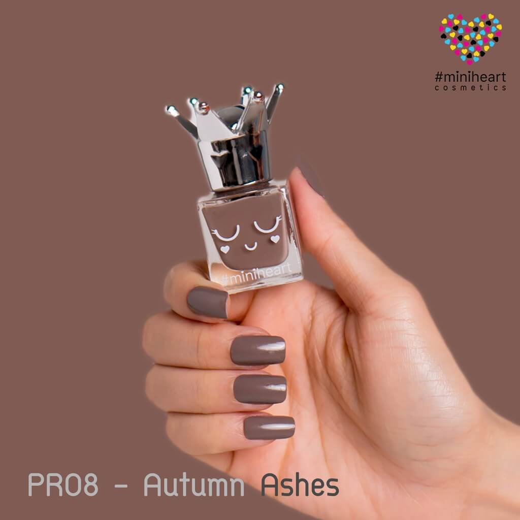 Miniheart Premium Nail Colour #PR08-Autumn Ashes 11 ml (สีธรรมดา) แต่งแต้มสีเล็บของคุณได้ตามอารมณ์ ติดทน ไม่หลุดลอกเร็วจนเกินไป ทาง่ายเพียงปาดเดียวได้สีคมชัด สวยเหมือนคุณเป็นมืออาชีพ