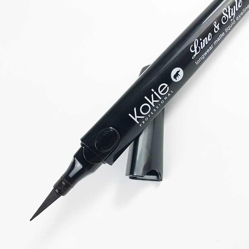 Kokie Cosmetics Line & Style Liquid Eyeliner #Jet Black 1.2ml ลิควิดอายไลเนอร์สีดำสนิท สีเข้มคมชัด แห้งไว ไม่แพนด้า กันน้ำ ติดทน ล้างง่ายไม่ทิ้งคราบ หัวแหลมเขียนง่าย