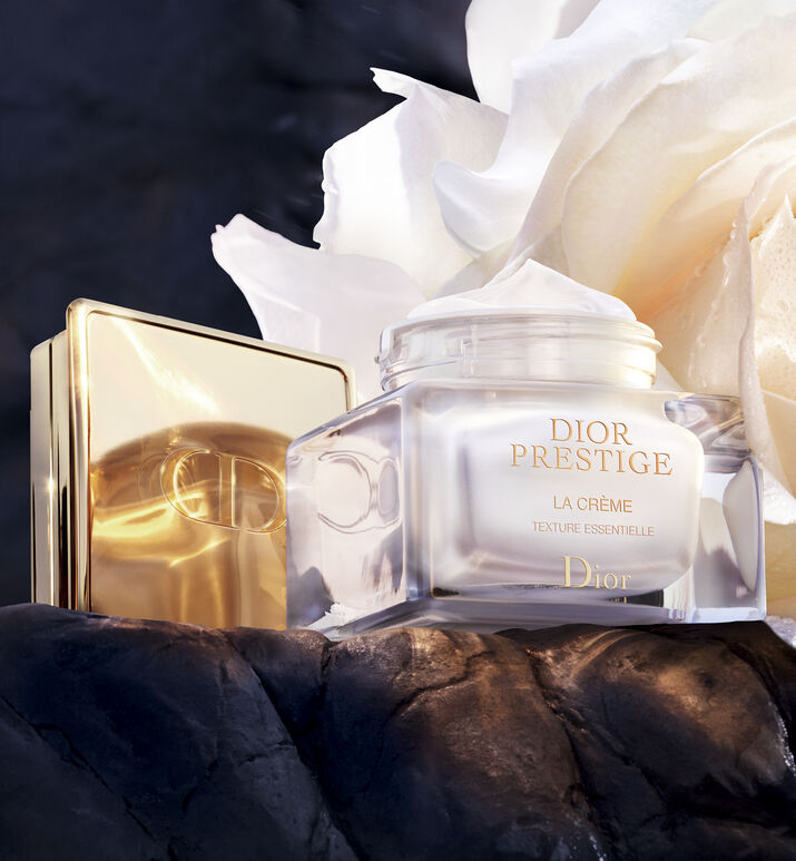 Dior Prestige La Crème Texture Essentielle ผสานสารสกัดเข้มข้นของ Kniphofia uvaria Nectar น้ำทิพย์บำรุงความงาม หัวใจสำคัญของการสรรสร้างตำนานแห่ง Dior Prestige