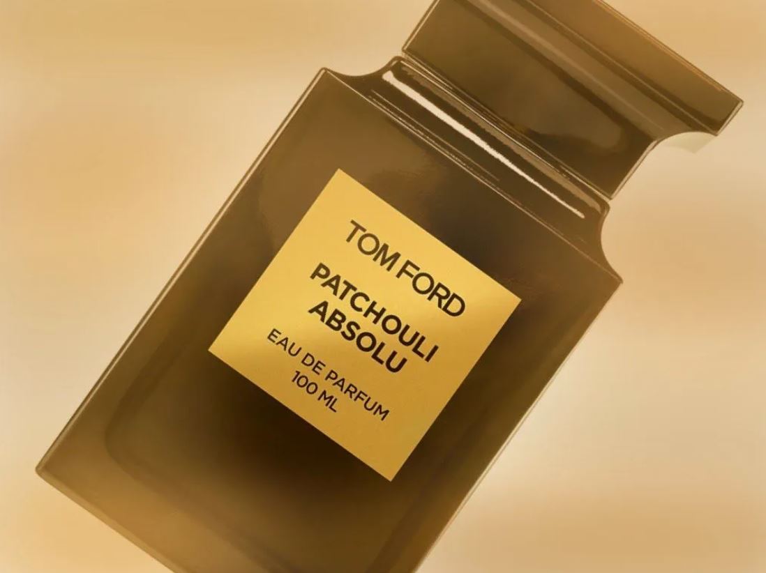 Patchouli Absolu EDP 4 ml น้ำหอมกลิ่น Woody ที่ให้ความลุ่มลึก เข้มข้น แต่ก็ยังสดชื่นและดูติดดิน มีเสน่ห์ เป็นที่สุดแห่งความทันสมัย