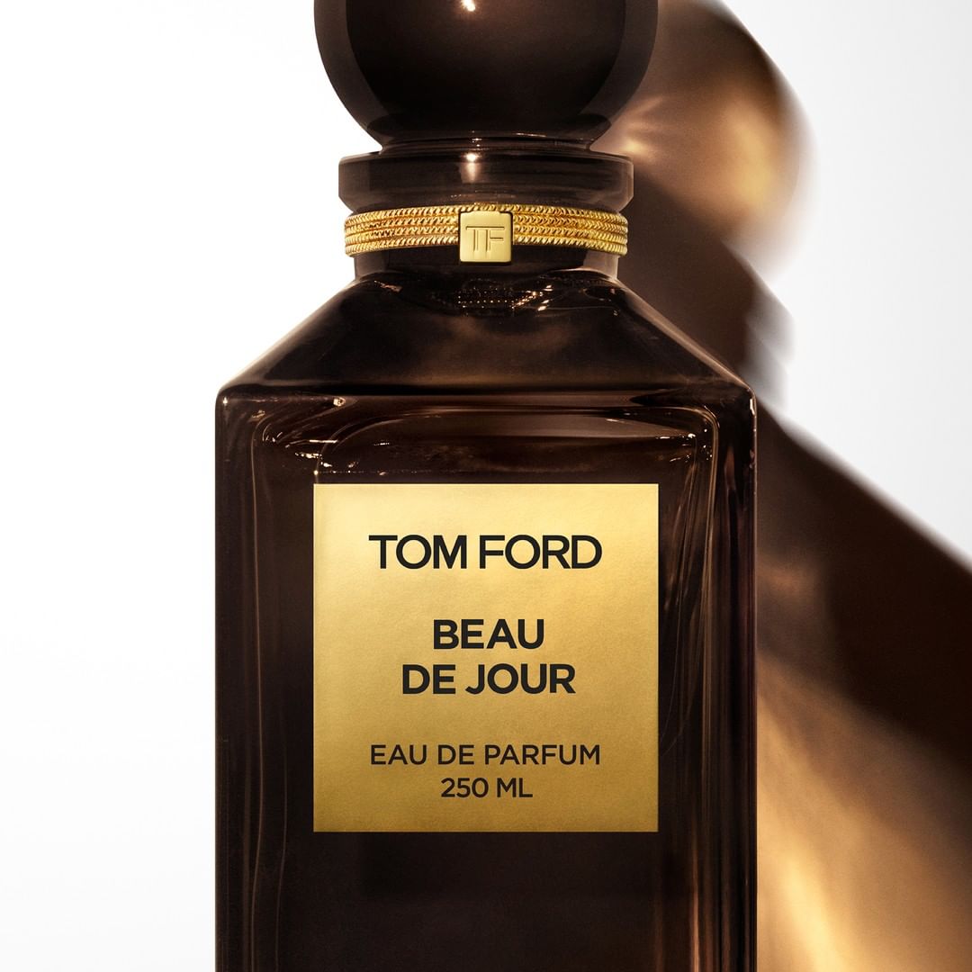 Beau De Jour EDP 4 ml น้ำหอมรุ่นยอดนิยมสำหรับสาวก Tom Ford ซึ่งการันตีความมีระดับ แสดงถึงรสนิยมที่เป็นเลิศ มอบความสดชื่น และกลิ่นหอมที่เด่นชัดด้วยส่วนผสมที่ลงตัว