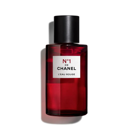 100mlChanel No.1 De Chanel L'Eau Rouge 100ml (กล่องมีตำหนิ ไม่มีผลต่อการใช้งาน) สเปรย์น้ำหอมที่ให้ความรู้สึกสดชื่นมีชีวิตชีวา จากดอกคามิลเลียสีแดง กลิ่นที่ให้ความสดชื่น เปล่งประกาย ชวนให้รู้สึกกระปรี้กระเปร่า และกลิ่นที่อ่อนโยนและบอบบาง