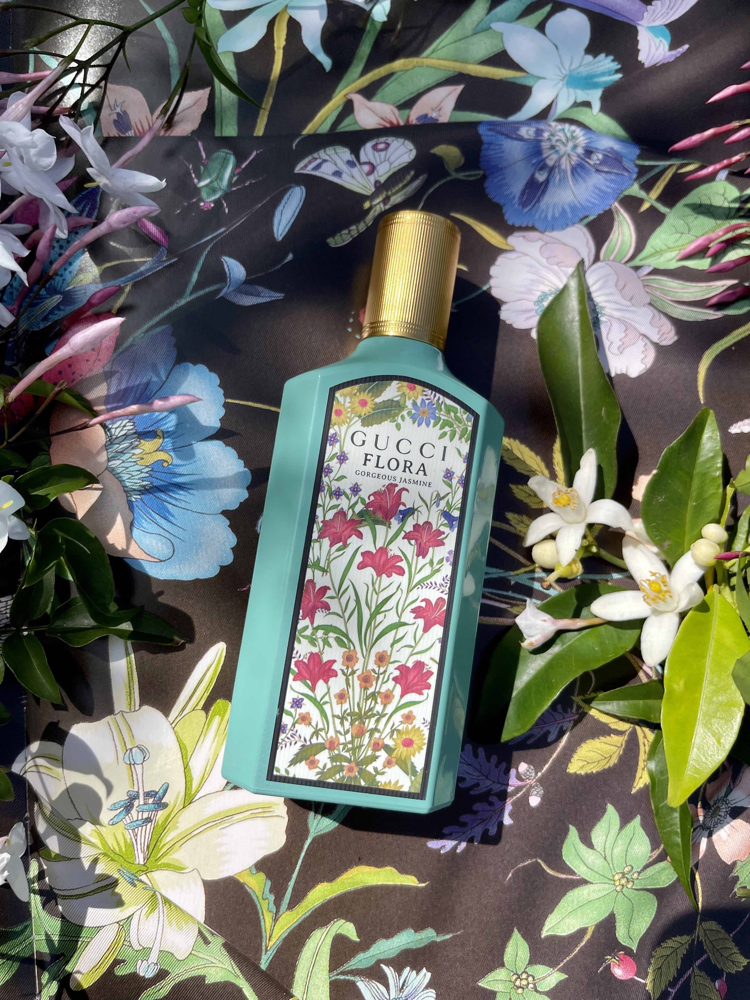 Gucci Flora Gorgeous Jasmine EDP 100ml กลิ่นหอมมวลดอกไม้ ให้ความรู้สึกสนุกสนาน สดใส หอมเย้ายวนสร้างรอยประทับบนผิวหอมๆ