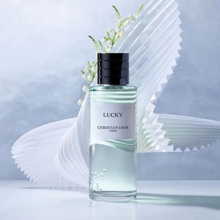 lucky Perfume EDP 7.5ml กลิ่นหอมดอกไม้อ่อนๆ กลิ่นเป็นดั่งเครื่องรางแห่งความโชคดี Lucky