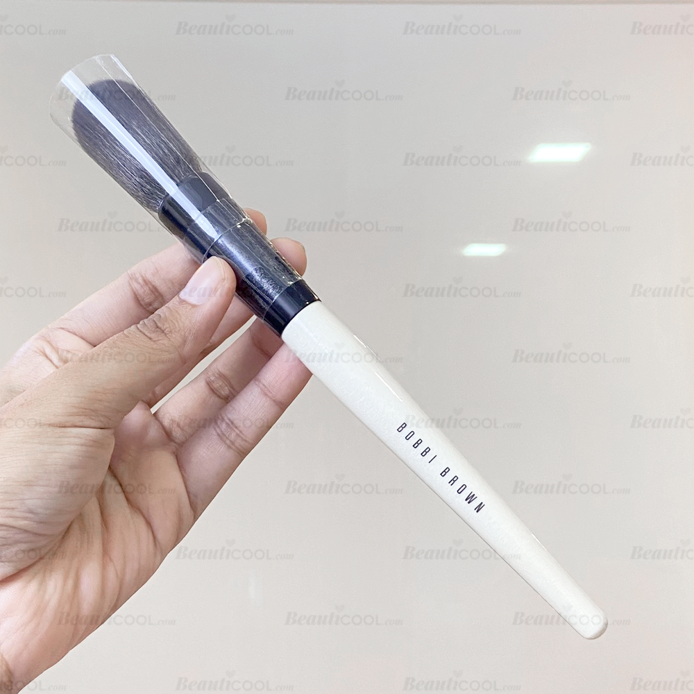 BOBBI BROWN Powder Brush แปรงเซ็ตแป้ง ขนนุ่ม ผิวเรียบเนียน ไม่บาดผิว