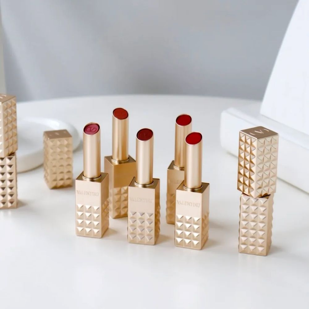 Valentino Spike Valentino Matte Lipstick 1g #134R Couture in the streets , Valentino Spike Valentino Matte Lipstick  ราคา , Valentino Spike Valentino Matte Lipstick  รีวิว , Valentino Spike Valentino Matte Lipstick 