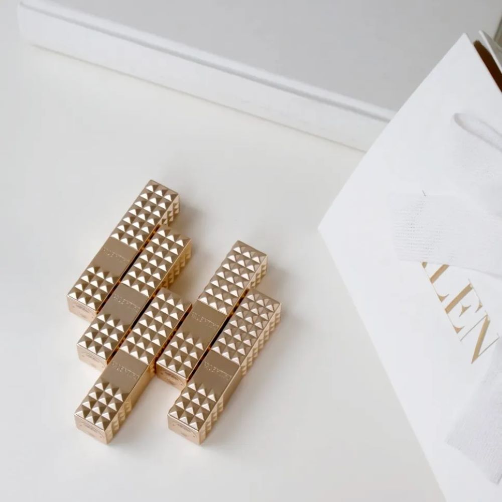 Valentino Spike Valentino Matte Lipstick 1g #134R Couture in the streets , Valentino Spike Valentino Matte Lipstick ราคา , Valentino Spike Valentino Matte Lipstick รีวิว , Valentino Spike Valentino Matte Lipstick