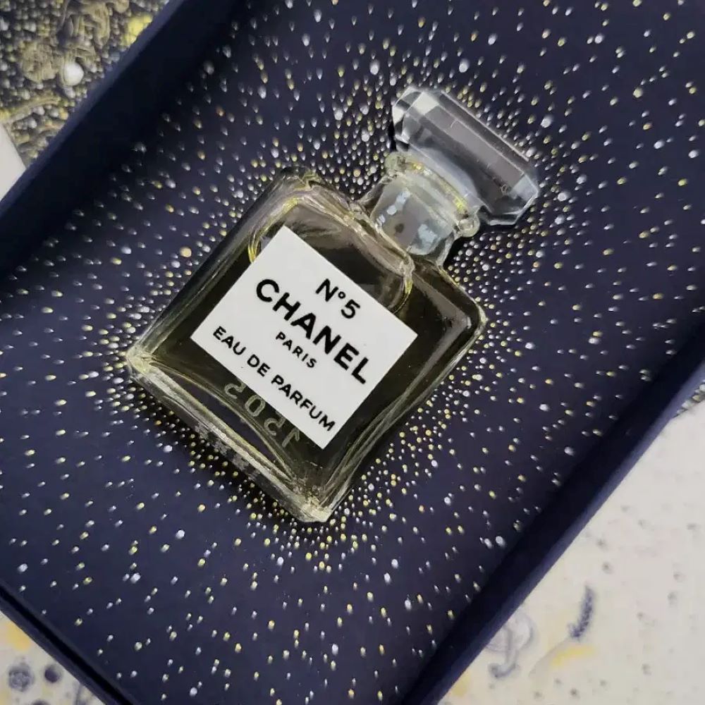 Chanel N°5 Eau De Parfum 1.5ml With Gift Box (ฺHoliday 2025),Chanel N°5 Eau De Parfum , CHANEL Holiday 2025