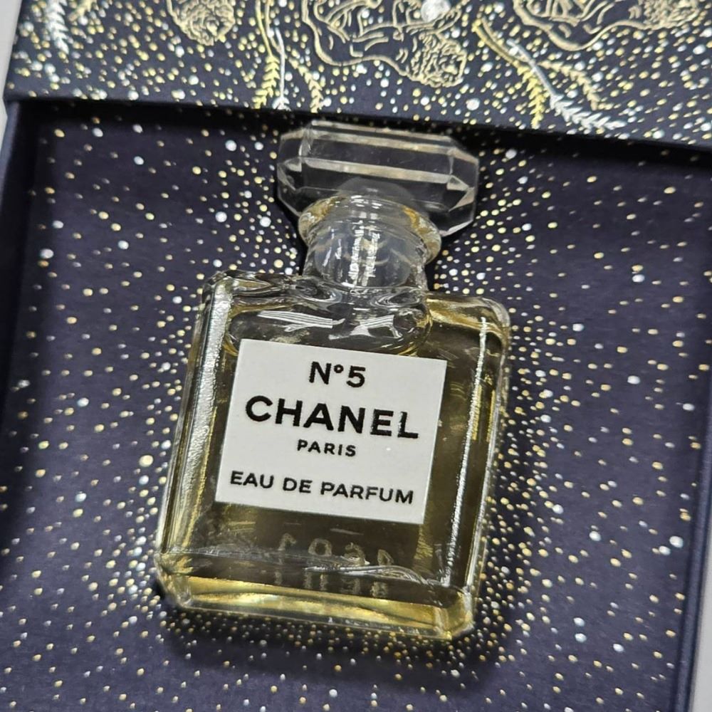 Chanel N°5 Eau De Parfum 1.5ml With Gift Box (ฺHoliday 2025),Chanel N°5 Eau De Parfum , CHANEL Holiday 2025