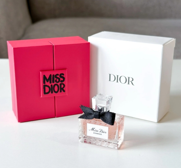 Miss Dior Essence 5ml Hot Pink Graffiti Gift Box